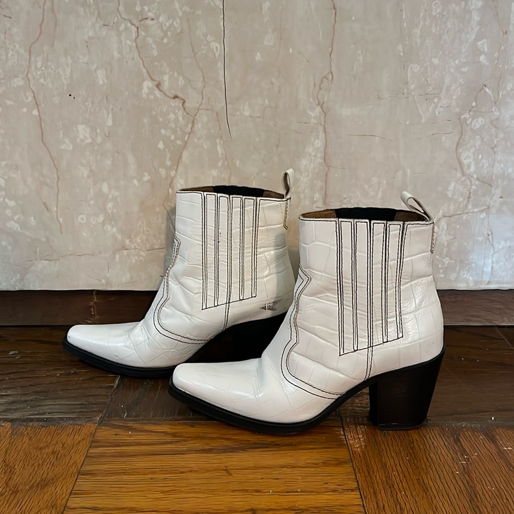 White Ganni Callie western boots 38